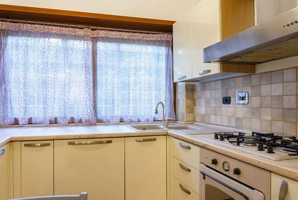 Cipro Nuovissimo Appartamento Posizione Strategica location